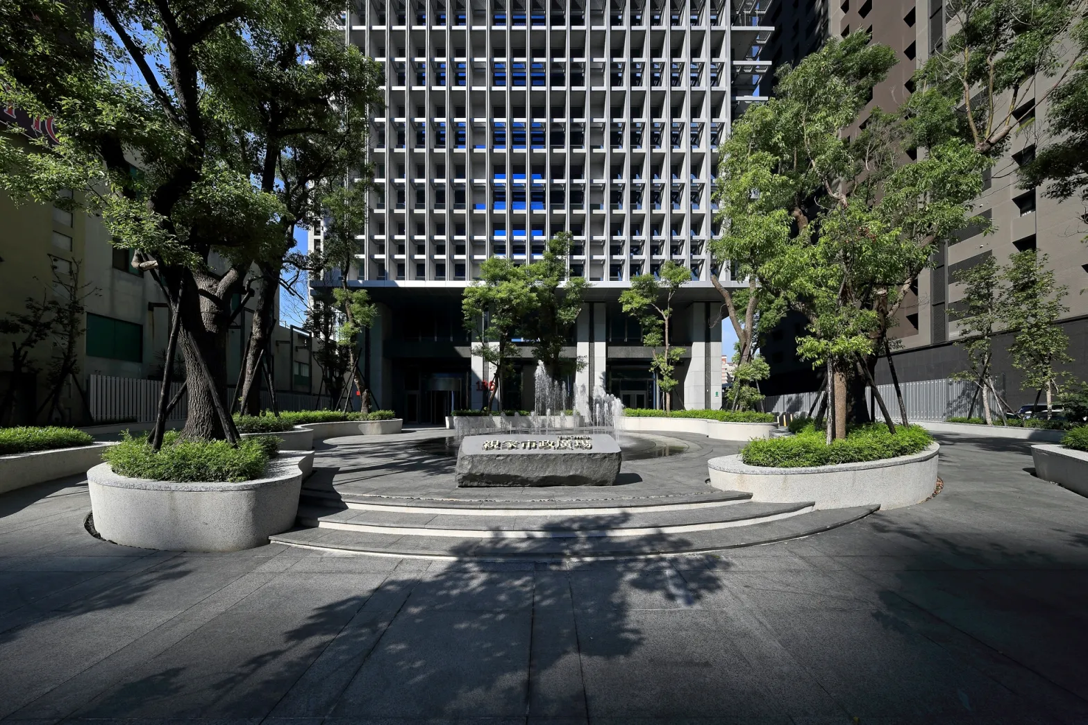 2025 台中商務中心與共享辦公室終極指南：交通、商業匯聚、企業門面一次到位，助您搶佔黃金辦公區！