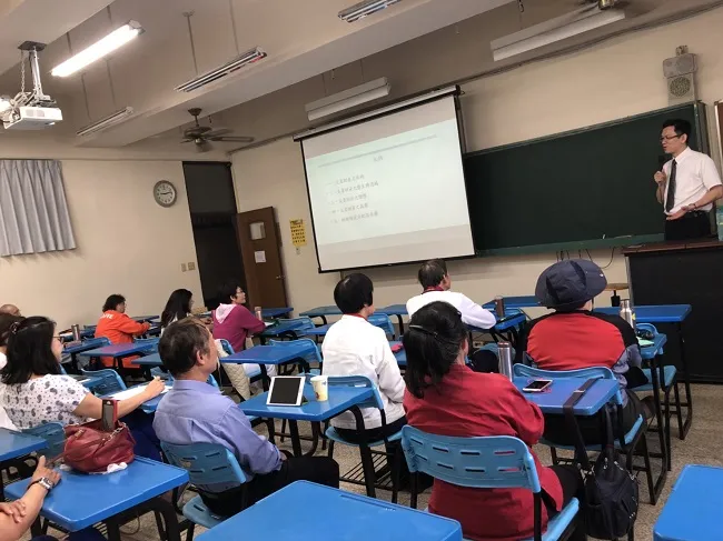 真亮法律事務所所長林亮宇律師,於107年4月2日受邀至「逢甲大學-樂齡大學」主講:「夫妻財產制法令與實務案例研討」