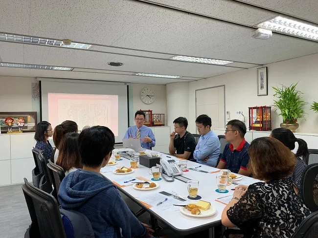真亮法律事務所迎來貴賓,本所所長林亮宇律師於107年10月24日受中興大學法律學系蘇怡慈老師之邀,為中興科法所碩士班學生主講:「實務中常見之契約疑義」